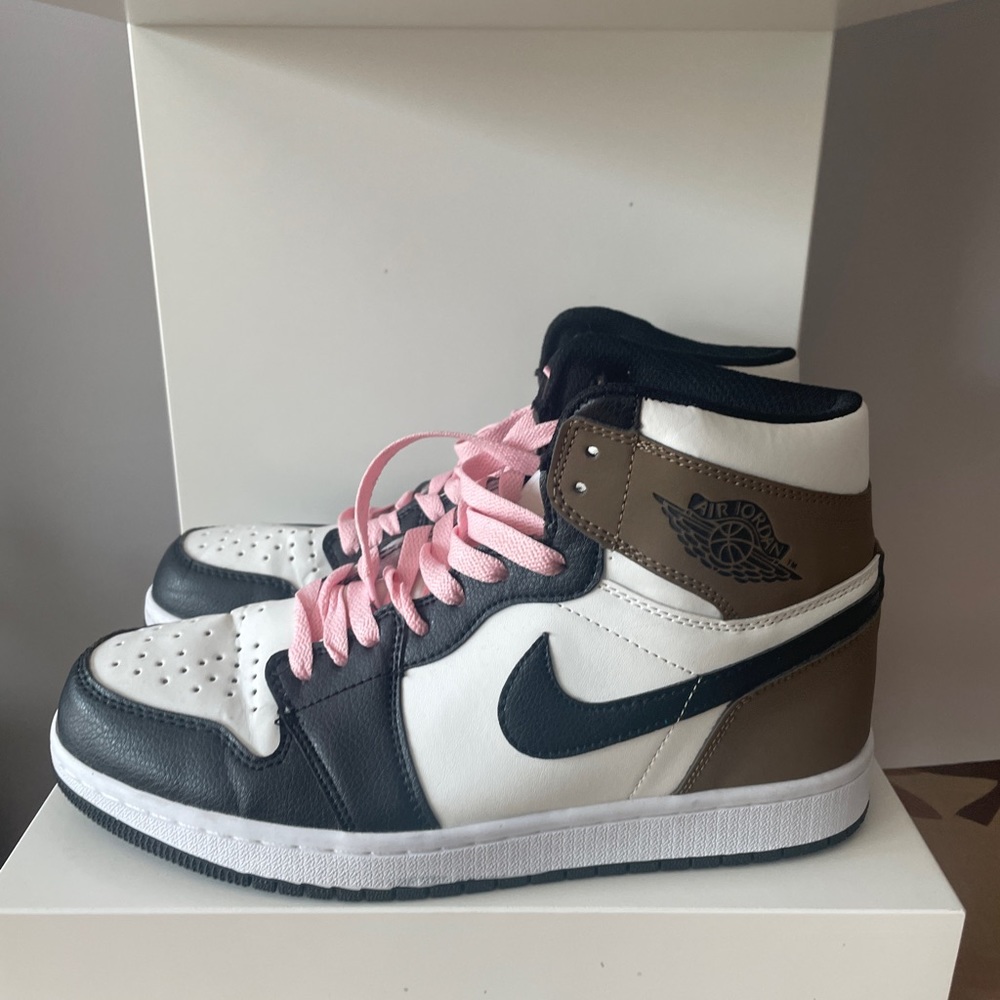 Jordan 1 mocha
